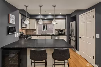 1416 6th Avenue N, Seattle, WA 98109 - Photo 10