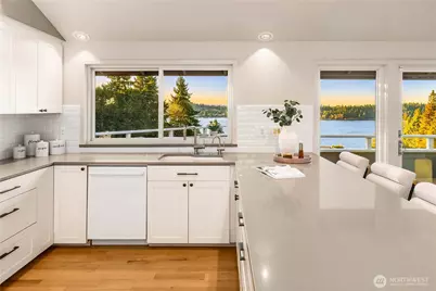 7580 SE 71st Street, Mercer Island, WA 98040 - Photo 8