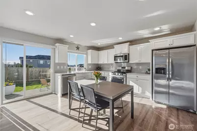 8332 39th Street NE, Marysville, WA 98270 - Photo 4