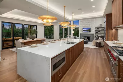 822 91st Avenue NE, Bellevue, WA 98004 - Photo 8