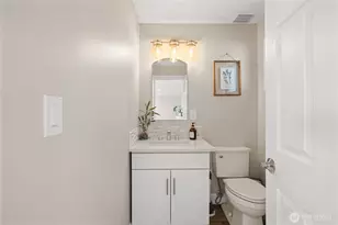 19005 11th Ave NW, Shoreline, WA 98177 - Photo 4