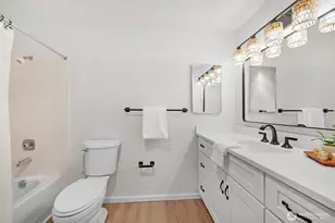 23301 Lakeview Dr, Mountlake Terrace, WA 98043 - Photo 16