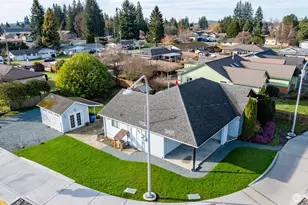 827 John Liner Rd, Sedro-Woolley, WA 98284 - Photo 2