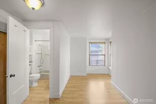 5833 Woodlawn Ave N, Seattle, WA 98103 - Photo 30