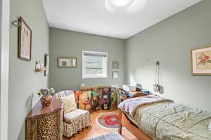 5833 Woodlawn Ave N, Seattle, WA 98103 - Photo 10