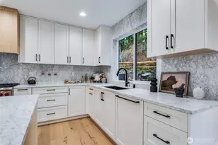 10661 Forbes Creek Dr, Kirkland, WA 98033 - Photo 12