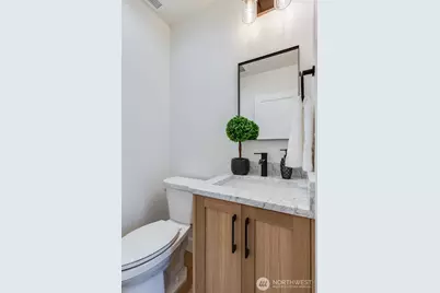 10661 Forbes Creek Drive, Kirkland, WA 98033 - Photo 6