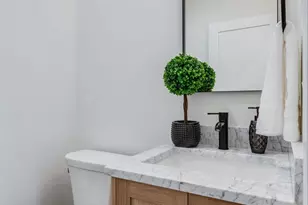 10661 Forbes Creek Dr, Kirkland, WA 98033 - Photo 6