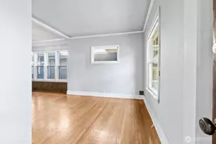 1721 3rd Ave N, Seattle, WA 98109 - Photo 4