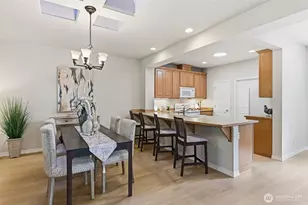 22818 NE 132nd Pl, Redmond, WA 98053 - Photo 10