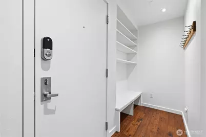 701 Galer St #609, Seattle, WA 98109 - Photo 2