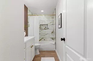 7320 N Skyview Ln, Tacoma, WA 98406 - Photo 16