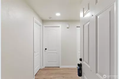 7320 N Skyview Lane #M303, Tacoma, WA 98406 - Photo 4