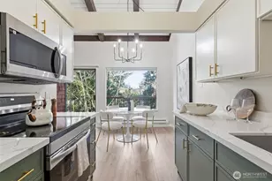 7320 N Skyview Ln, Tacoma, WA 98406 - Photo 10