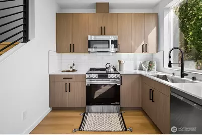 1804 B 28th Avenue S, Seattle, WA 98144 - Photo 6