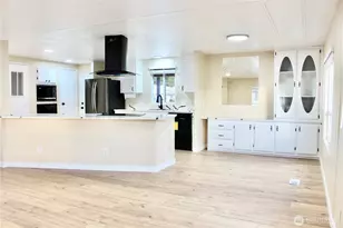 8515 State Ave NE, Marysville, WA 98270 - Photo 10