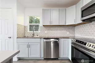 9719 Sheridan Ave S, Tacoma, WA 98444 - Photo 12