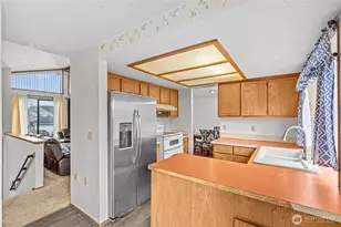 9233 S 239th St, Kent, WA 98031 - Photo 14