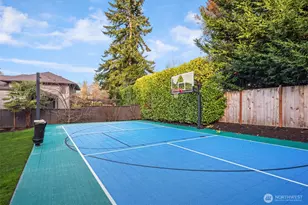 8046 Fairway Dr NE, Seattle, WA 98115 - Photo 28