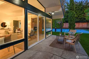 8046 Fairway Dr NE, Seattle, WA 98115 - Photo 26