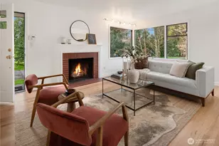 8046 Fairway Dr NE, Seattle, WA 98115 - Photo 4