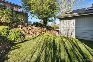 9277 Spear Pl S, Seattle, WA 98118 - Photo 30