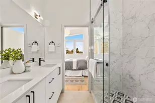 2562 30th Ave W, Seattle, WA 98199 - Photo 20