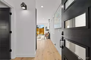 2562 30th Ave W, Seattle, WA 98199 - Photo 2