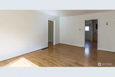 8341 26th Avenue NW, Seattle, WA 98117 - Photo 4