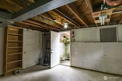 8341 26th Avenue NW, Seattle, WA 98117 - Photo 18