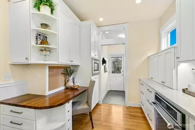 1522 3rd Avenue W, Seattle, WA 98119 - Photo 8