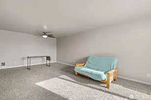 9815 Holly Dr, Everett, WA 98204 - Photo 4