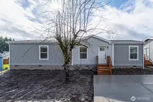 601 Helton St, Castle Rock, WA 98611 - Photo 2