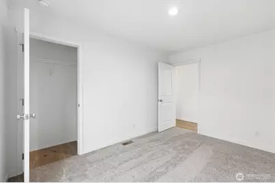 601 Helton Street #1/2, Castle Rock, WA 98611 - Photo 18