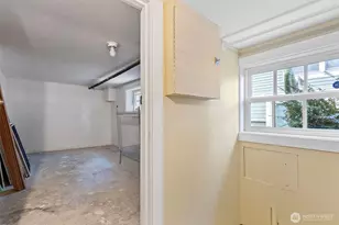 106 NE 59th St, Seattle, WA 98105 - Photo 34