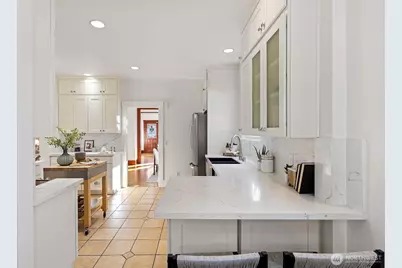 106 NE 59th Street, Seattle, WA 98105 - Photo 12