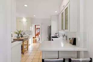 106 NE 59th St, Seattle, WA 98105 - Photo 12