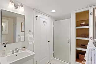 106 NE 59th St, Seattle, WA 98105 - Photo 20