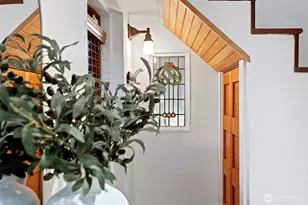 106 NE 59th St, Seattle, WA 98105 - Photo 32