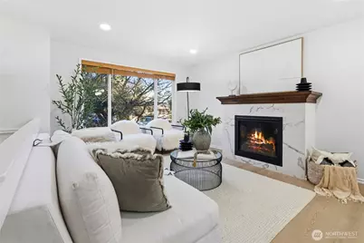 9211 NE 136th Pl, Kirkland, WA 98034 - Photo 2