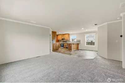 601 Helton Street, Castle Rock, WA 98611 - Photo 4