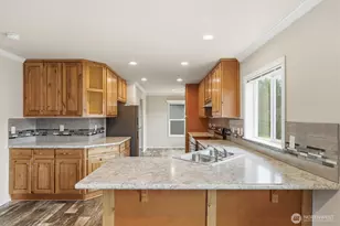 601 Helton St, Castle Rock, WA 98611 - Photo 10