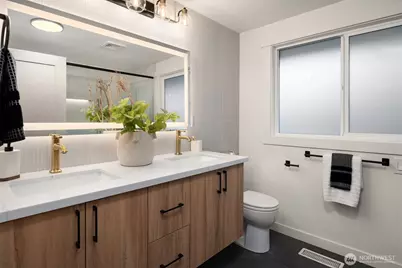 1023 109th Avenue SE, Bellevue, WA 98004 - Photo 22