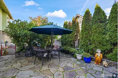 5833 Woodlawn Avenue N, Seattle, WA 98103 - Photo 36