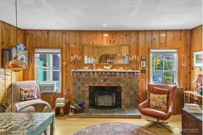 5833 Woodlawn Avenue N, Seattle, WA 98103 - Photo 12