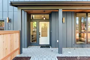 1707 NE 117th St, Seattle, WA 98125 - Photo 4