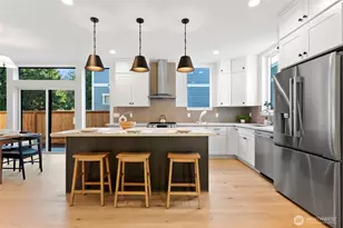 1707 NE 117th St, Seattle, WA 98125 - Photo 12