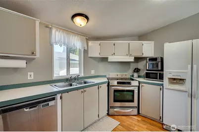 215 Sycamore Street, Woodland, WA 98674 - Photo 6