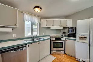 215 Sycamore St, Woodland, WA 98674 - Photo 6