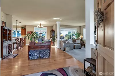 7228 Rosemount Circle, Tacoma, WA 98465 - Photo 2